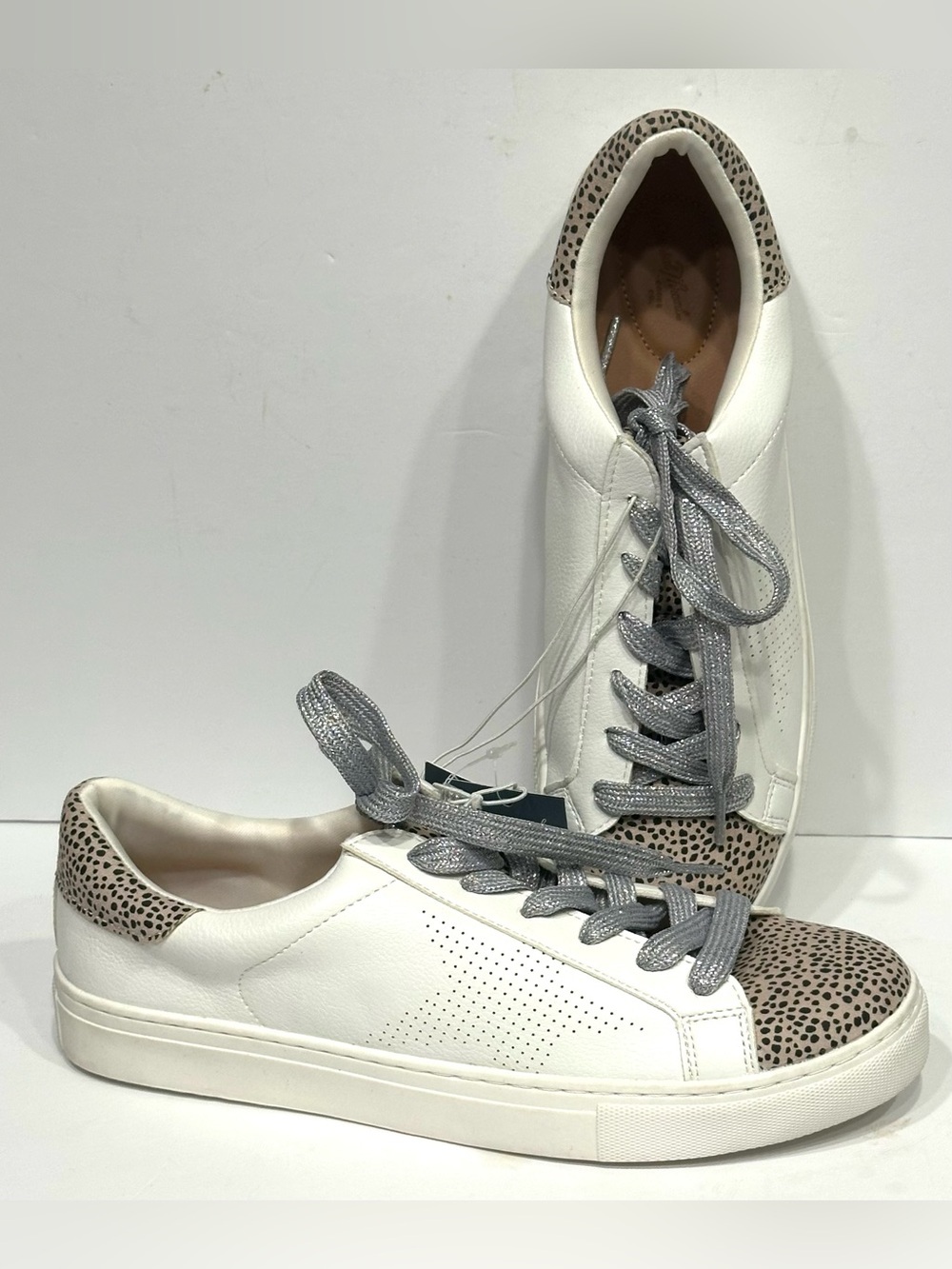 Universal Thread Women's Cadey Memory Foam Sneaker White/Animal Print US Size 11 - Picture 12 of 15